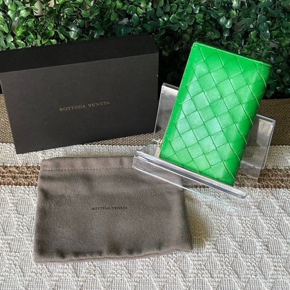 Bottega Veneta Handbags - Bottega Veneta Compact Green Leather Wallet